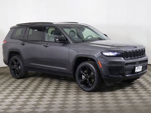 Used 2023 Jeep Grand Cherokee L Laredo AWD/4WD image 2
