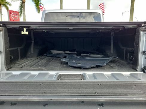 Used 2021 Jeep Gladiator Overland AWD/4WD image 10