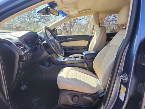 Used 2019 Ford Edge SE image 14