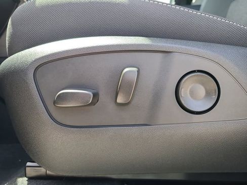 New 2026 Chevrolet Traverse LT image 23