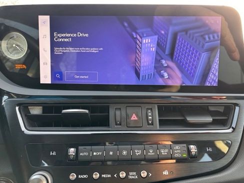 Used 2024 Lexus ES 350 w/ Premium Package image 18