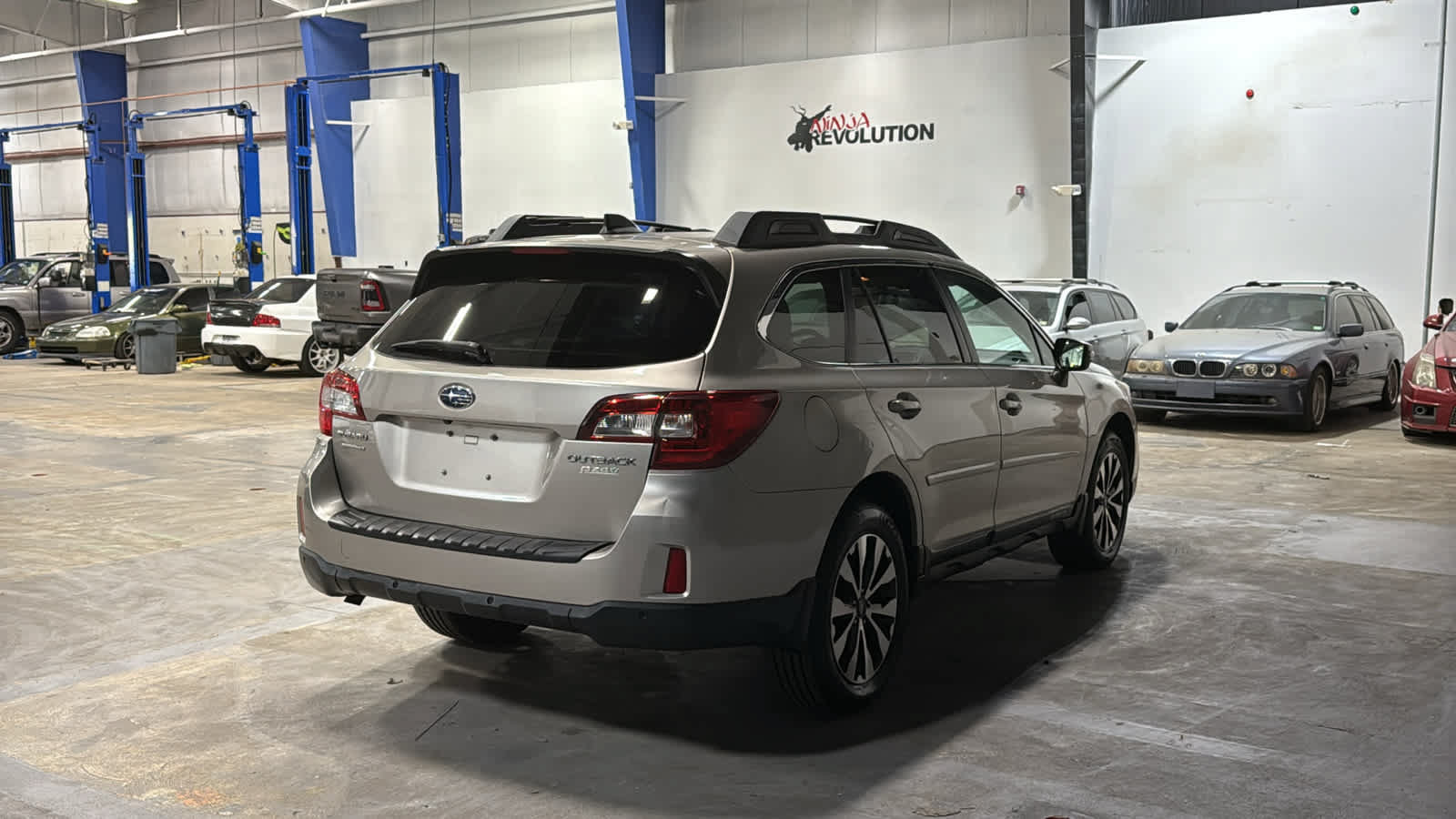 Used 2017 Subaru Outback 2.5i Limited AWD/4WD image 4