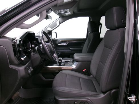 Used 2024 Chevrolet Silverado 1500 LT Trail Boss AWD/4WD image 8