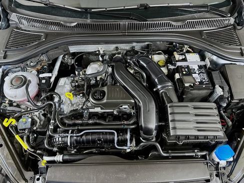 Used 2025 Volkswagen Jetta SE FWD image 32
