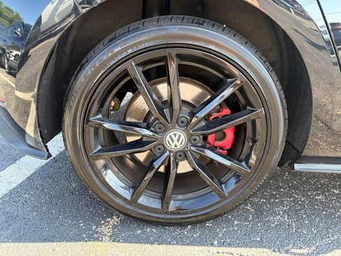 Used 2021 Volkswagen GTI SE FWD image 10