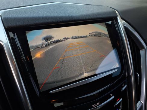 Used 2013 Cadillac SRX Luxury image 30