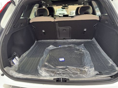 New 2026 Volvo XC60 B5 Plus w/ Protection Package Premier image 11