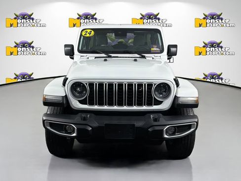 Used 2024 Jeep Wrangler Unlimited Sahara AWD/4WD image 2