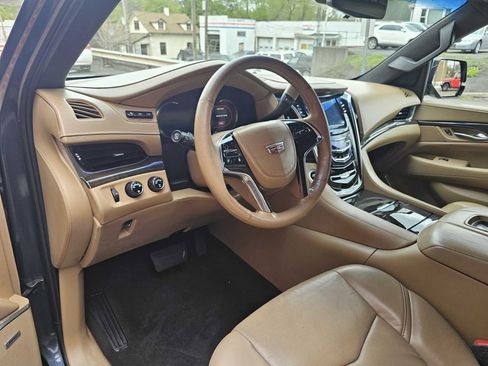 Used 2019 Cadillac Escalade ESV Platinum AWD/4WD image 15