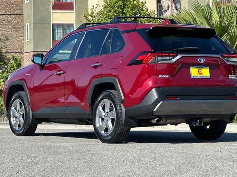 Used 2019 Toyota RAV4 Limited AWD/4WD image 5