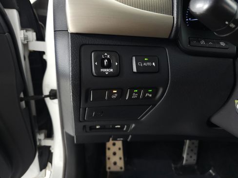 Used 2015 Lexus LS 460 AWD w/ F Sport Package image 20