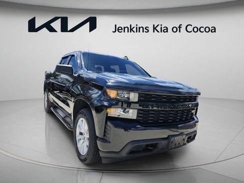 Used 2022 Chevrolet Silverado 1500 Custom AWD/4WD image 2