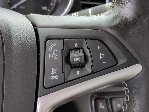 Used 2019 Buick Encore Essence w/ Safety Package II FWD image 27