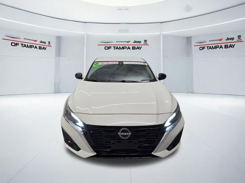 Used 2024 Nissan Altima 2.5 SV FWD image 8