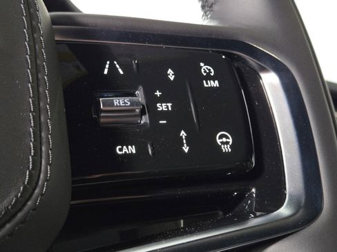 New 2025 Land Rover Range Rover Sport SE image 26