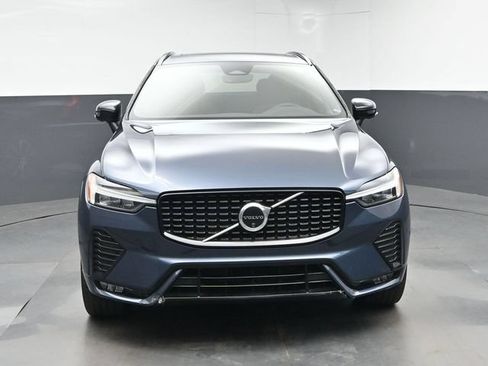 Used 2024 Volvo XC60 B5 Plus w/ Protection Package Premier AWD/4WD image 3