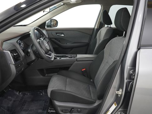 Used 2021 Nissan Rogue SV image 23