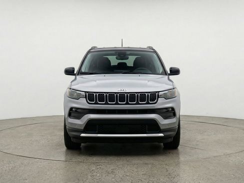 Used 2025 Jeep Compass Limited image 2