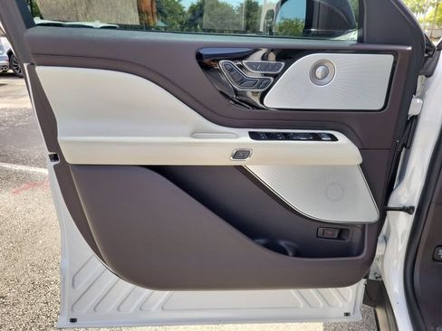 Certified 2023 Lincoln Aviator Black Label w/ Dynamic Handling Package AWD/4WD image 13