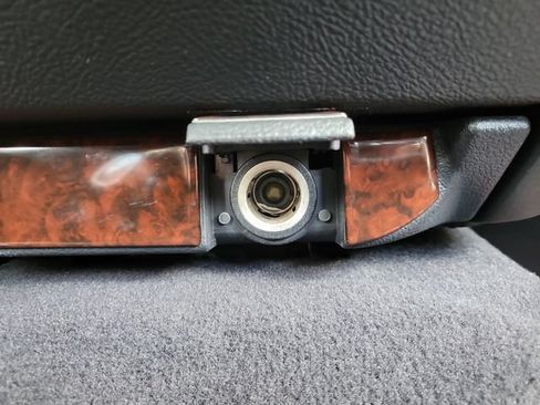 Used 2004 Lincoln Town Car Signature RWD image 28