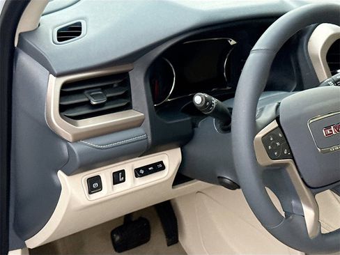 Used 2023 GMC Acadia Denali image 11