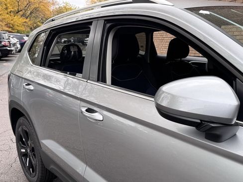 New 2025 Volkswagen Taos SEL image 5