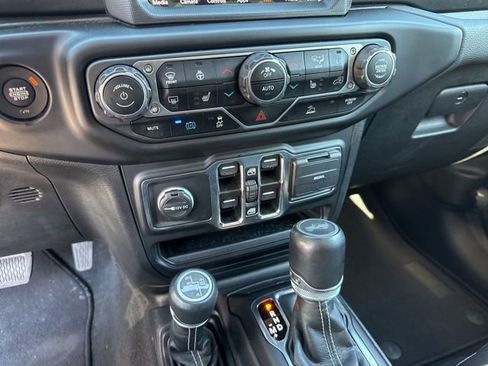 Used 2023 Jeep Wrangler Unlimited Sahara AWD/4WD image 8