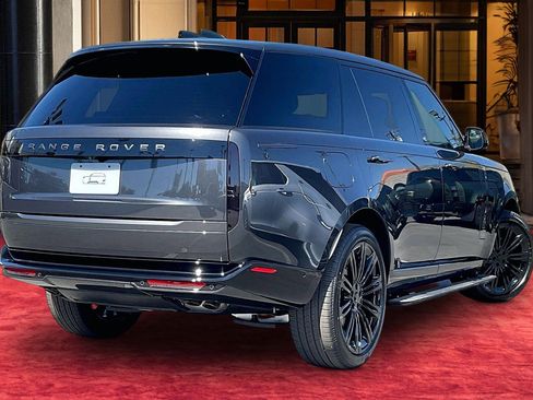 New 2026 Land Rover Range Rover Long Wheelbase Autobiography image 4