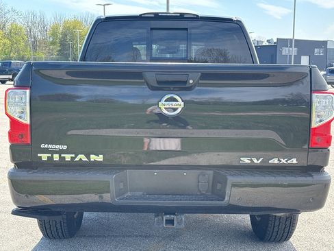 Used 2020 Nissan Titan SV w/ SV Convenience Package AWD/4WD image 7