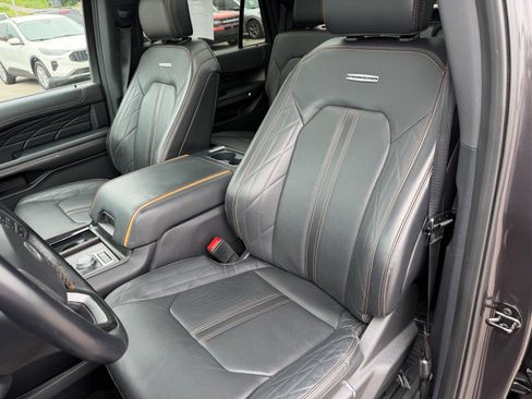 Used 2023 Ford Expedition Platinum AWD/4WD image 30