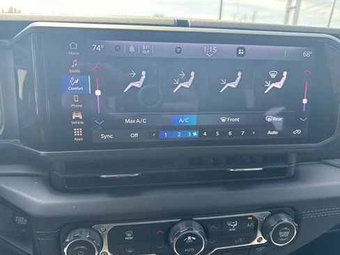 Used 2025 Jeep Wrangler Unlimited Rubicon image 10