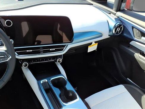 New 2026 Chevrolet Equinox EV LT image 14