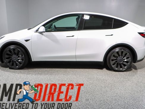Used 2023 Tesla Model Y Long Range image 10
