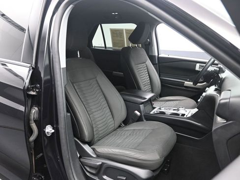 Used 2020 Ford Explorer XLT w/ Comfort Package image 31