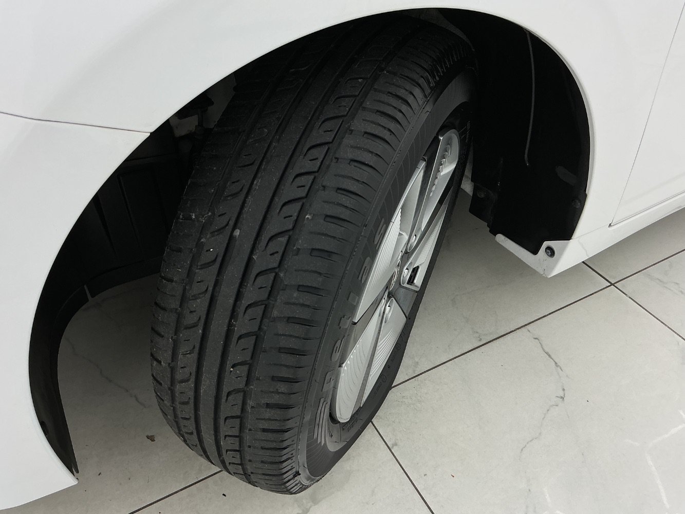 Used 2018 Hyundai Ioniq Blue FWD image 42