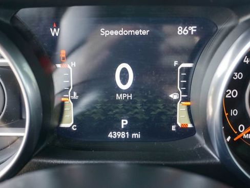 Used 2023 Jeep Gladiator Sport AWD/4WD image 23