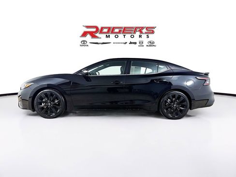 Used 2023 Nissan Maxima SR w/ Sport Mat Group image 4