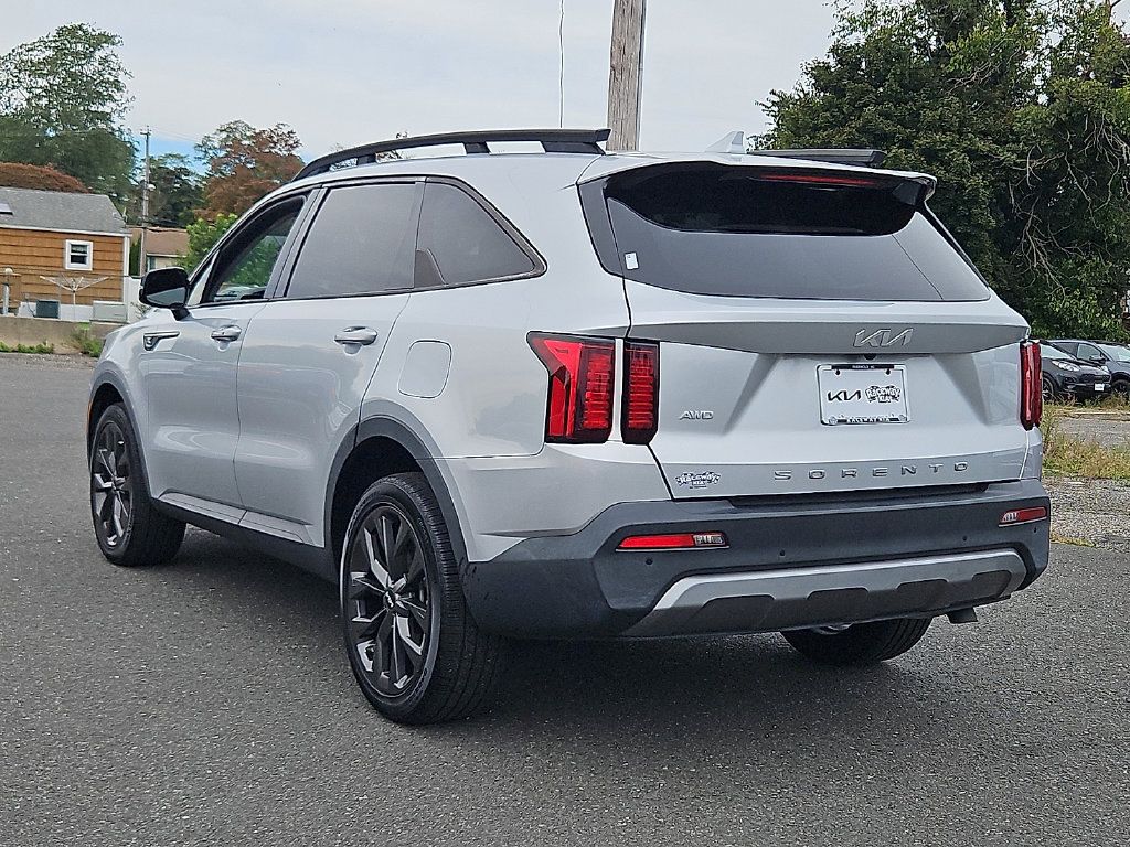 Certified 2022 Kia Sorento X-Line EX AWD/4WD image 5