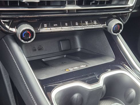 New 2027 Chevrolet Traverse LT FWD image 20
