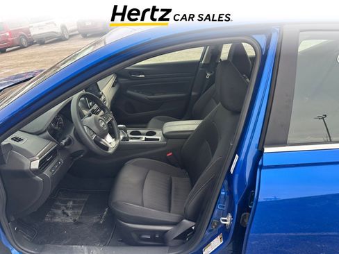 Used 2025 Nissan Altima 2.5 SV image 6