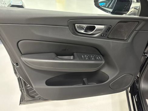 Certified 2023 Volvo XC60 B6 Ultimate w/ Protection Package Premier AWD/4WD image 9