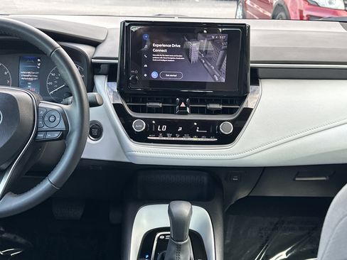 Used 2025 Toyota Corolla SE image 29