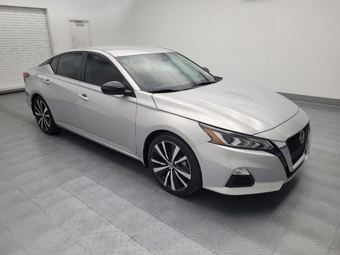 Used 2021 Nissan Altima 2.5 SR FWD image 11