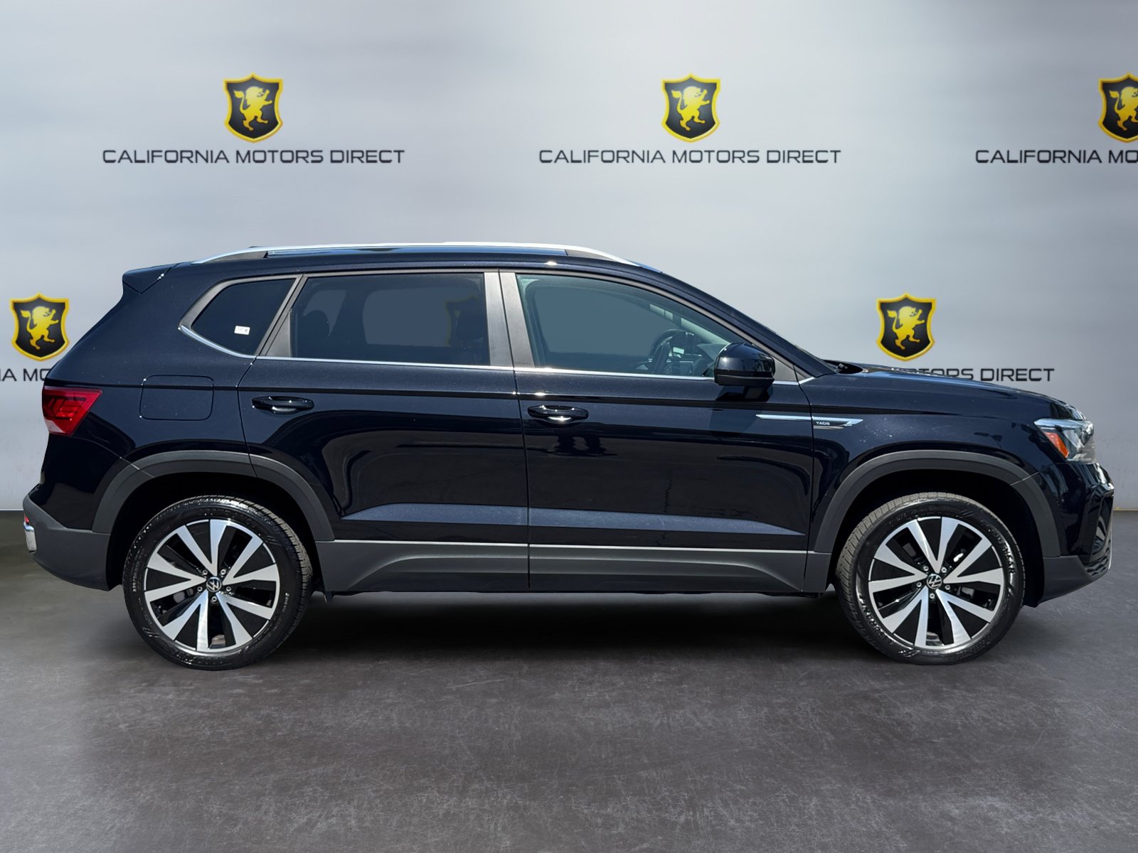 Used 2023 Volkswagen Taos SE FWD image 6