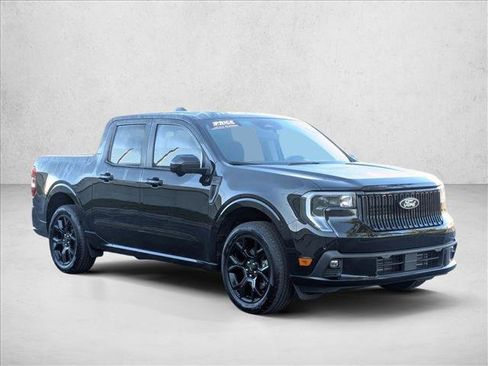 Used 2025 Ford Maverick Lobo image 3