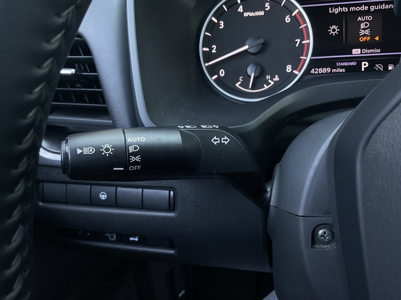 Used 2025 Nissan Rogue SV FWD image 37