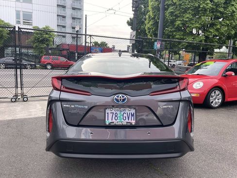 Used 2020 Toyota Prius Prime Limited FWD image 8