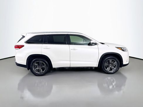 Used 2019 Toyota Highlander Limited Platinum image 4