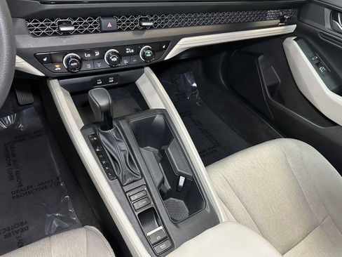 Used 2025 Honda Accord SE image 29