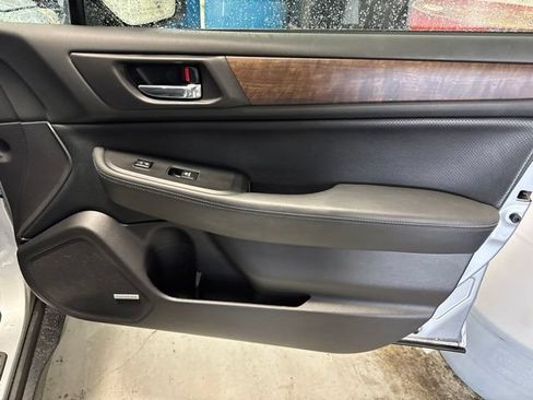 Used 2016 Subaru Outback 2.5i Limited AWD/4WD image 27